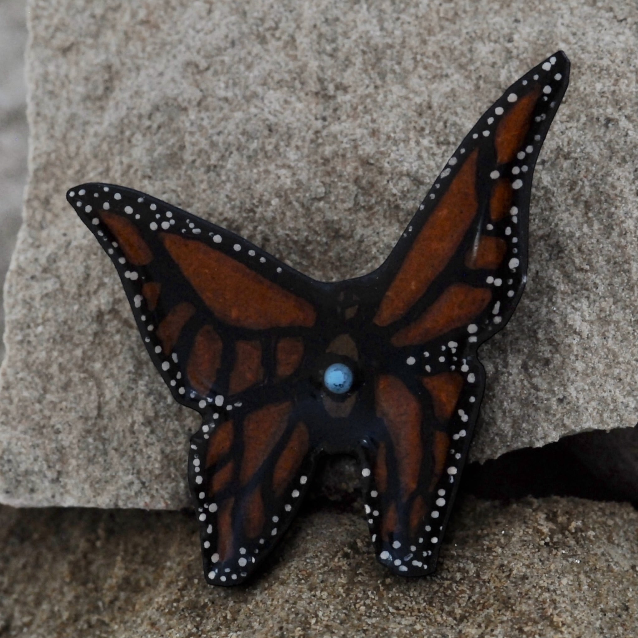 Butterfly Art Pin - Gold