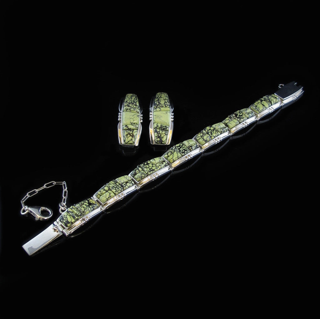 Chinese Hubei Bracelet Earring Set