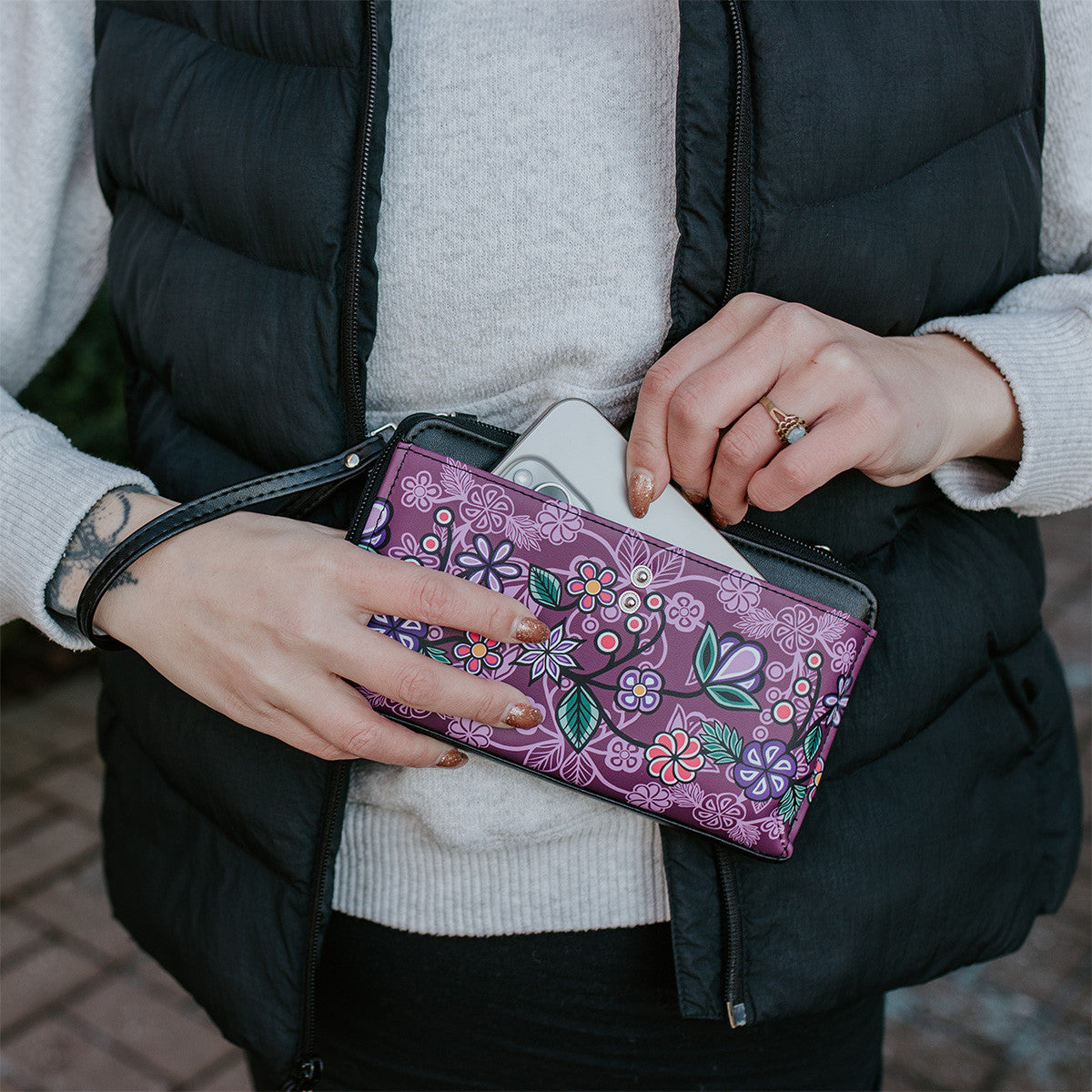Smartphone Crossbody Bag – Ojibwe Floral