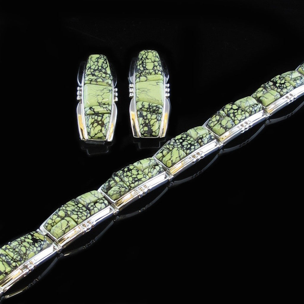 Chinese Hubei Bracelet Earring Set